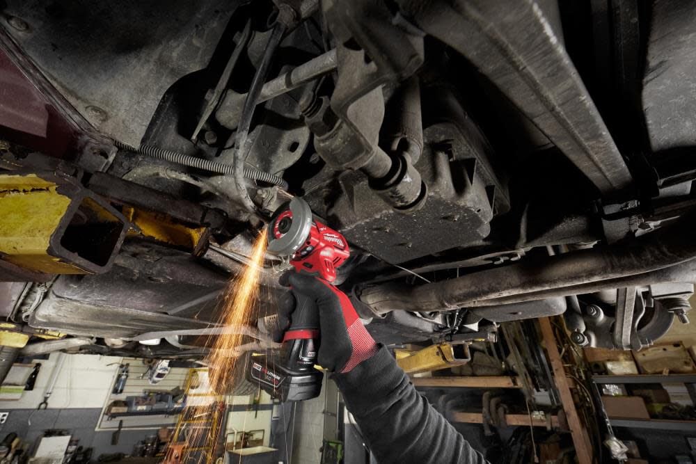 Milwaukee M12 FUEL 3 in. Compact Cut Off Tool With FREE 5.0 High Output Battery 2522-20