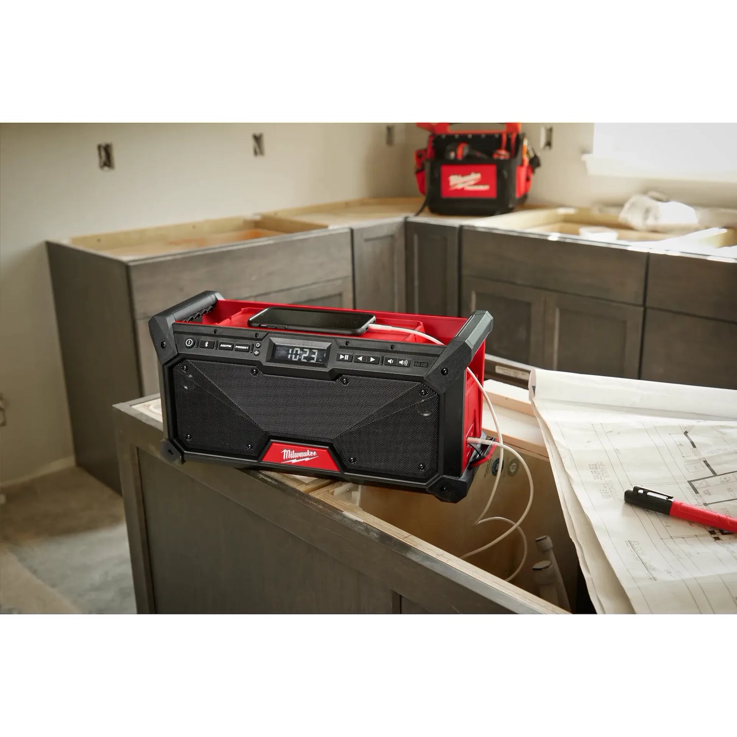 Milwaukee M18™ Bluetooth® Jobsite Radio 2952-20 with rugged design for tools on construction site.